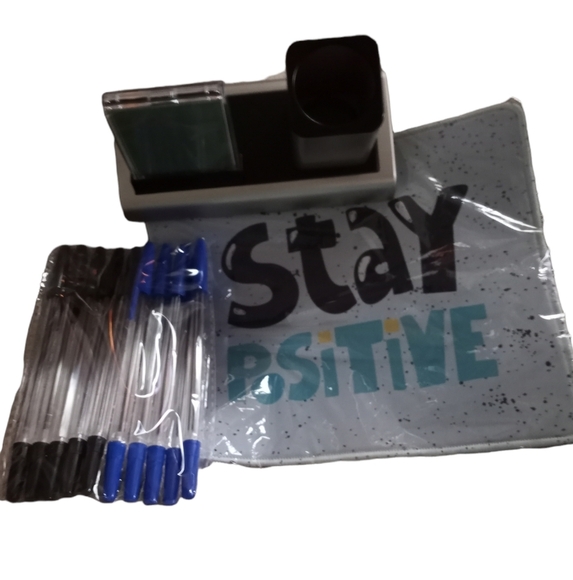 Color Changing desk top alarm clock with pens - Picture 1 of 6